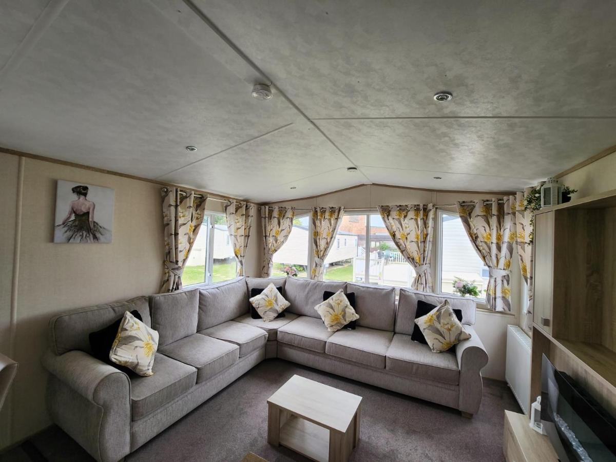 Отель D & A Short Breaks - St Margarets Bay, Dover Сент-Маргарет-эт-Клиф Экстерьер фото